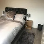 The * Leeds (West Yorkshire)