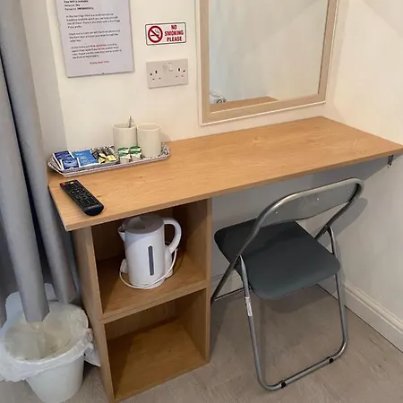 The * Leeds (West Yorkshire)