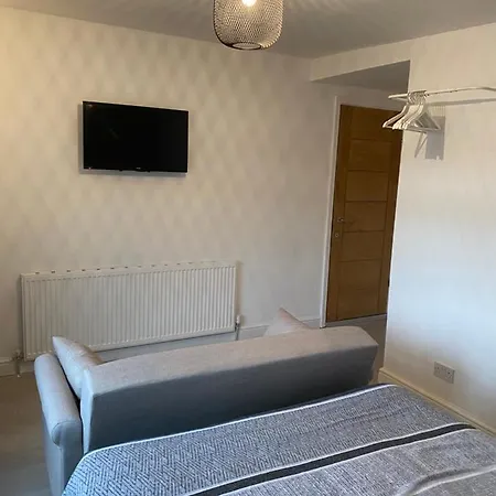 The * Leeds (West Yorkshire)